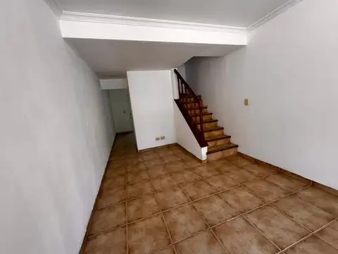 Casa en Alquiler con 1 cochera