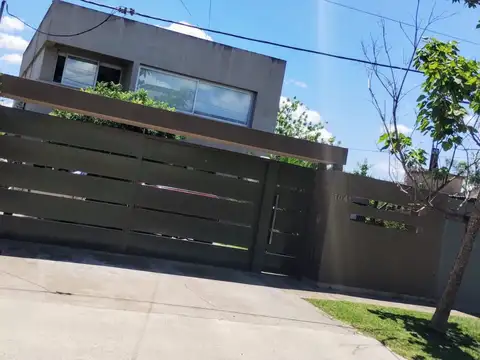 Casa en Manuel B  Gonnet