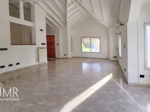 Casa venta 3 Dormitorios Lote de 900 m2 Campo Grande. Pilar Golf. Apto credito