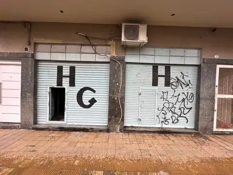 local comercial  al frente con baño