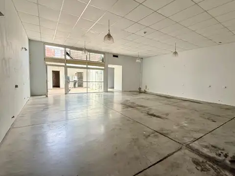Local en Alquiler en Barrio España y Hospitales, $ 2.500.000