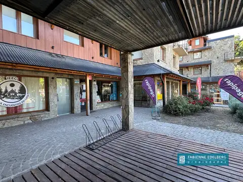 Venta Locales comerciales centricos  Curruhuinca al 700 - San Martin De Los Andes
