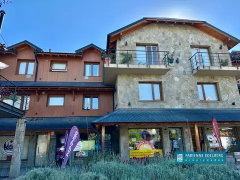 Venta Locales comerciales centricos  Curruhuinca al 700 - San Martin De Los Andes