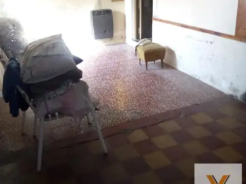 Casa en venta - 2 Dormitorios 1 Baño - Local - Cochera - 288Mts2 - Villa Elvira, La Plata