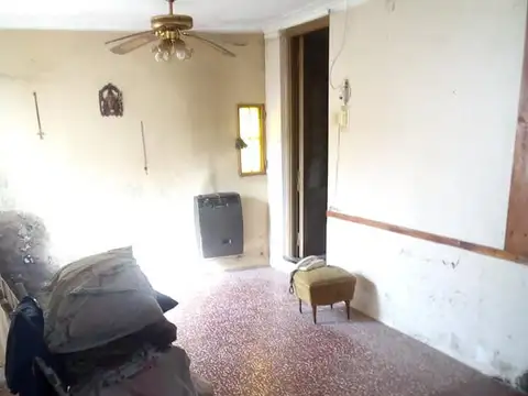 Casa en venta - 2 Dormitorios 1 Baño - Local - Cochera - 288Mts2 - Villa Elvira, La Plata