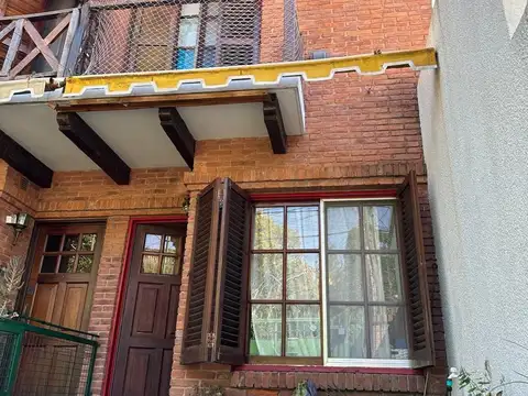 Triplex en venta - 2 Dormitorios 3 Baños - Olivos