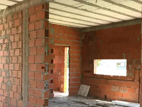 Casa 5 ambientes con 2 baños