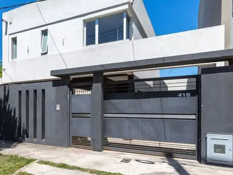 CASA EN VENTA EN CITY BELL ENTRE CAMINOS