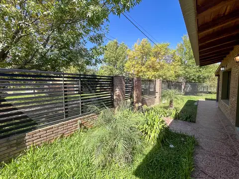 Casa en Alquiler en Punta Chacra, $ 800.000