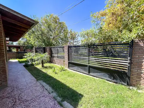 Casa en Alquiler con 1 cochera