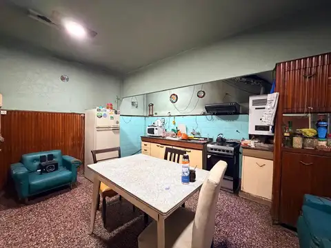 CASA EN VENTA LOTE PROPIO VILLA LUGANO SOBRE MONTIEL GARAGE CUBIERTO