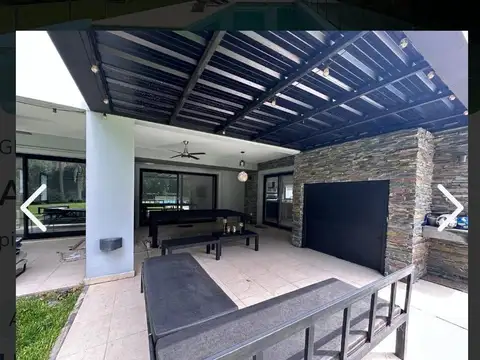 Casa en Alquiler con 6 cocheras