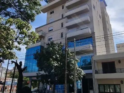 Departamento 4 ambientes con 5 baños