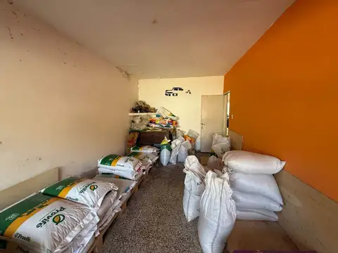 VENTA CASA 2 DORMITORIOS CON PATIO AREQUITO