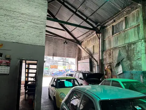 Venta Galpón con frente a 2 calles en Centro