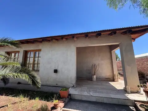 CASA 3 DORMITORIOS EN VENTA ALTO CHALLAO CON PATIO
