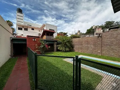 Venta casa 3 dormitorios cochera patio verde y pileta