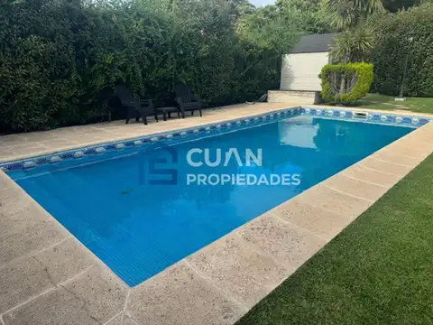 Casa 5 ambientes con 4 baños