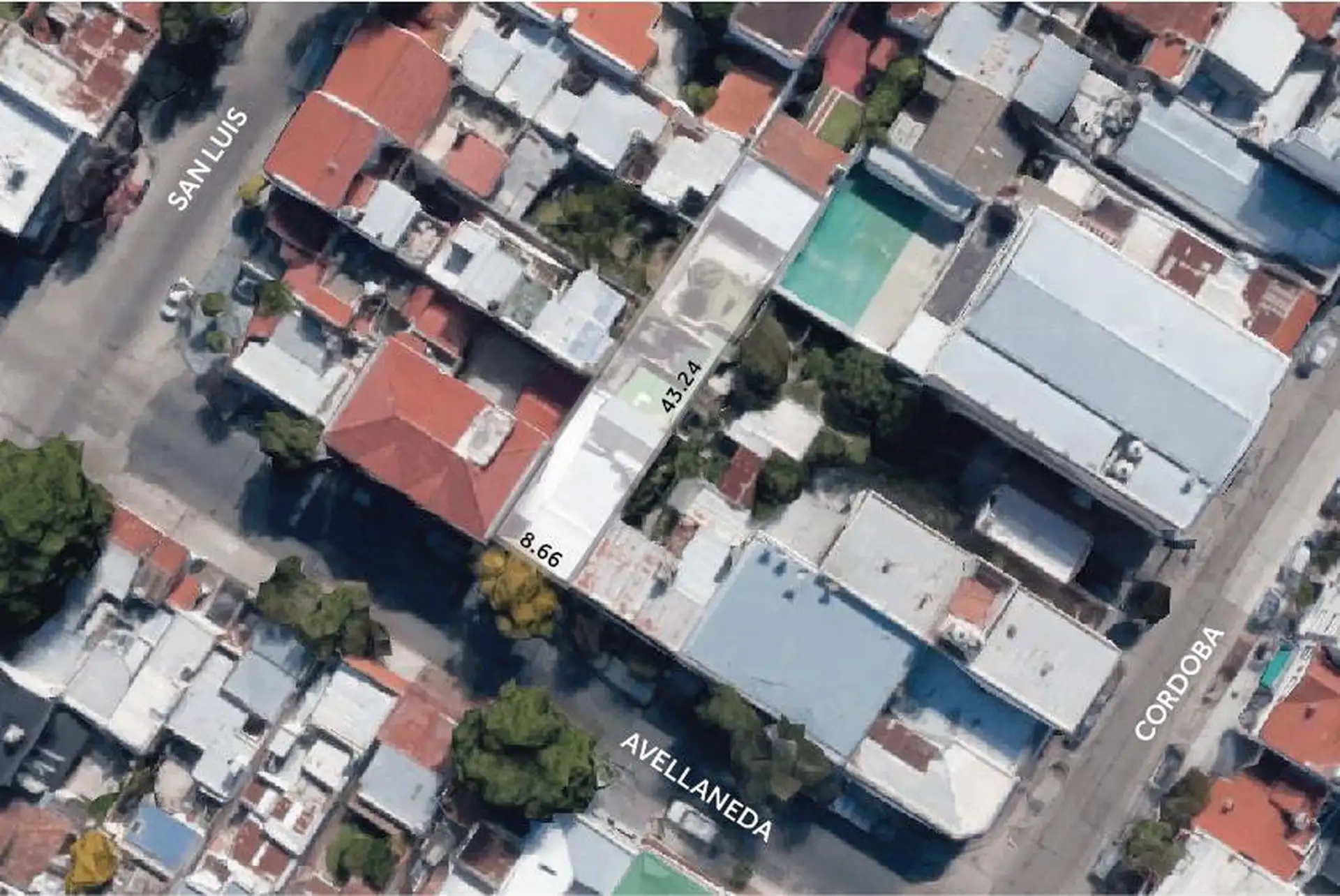 Lote, en el tradicional barrio Chavín.