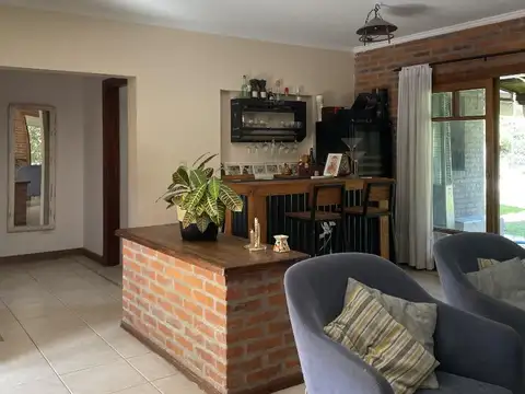 Casa en Venta en B° Los Berros I, Bella Vista