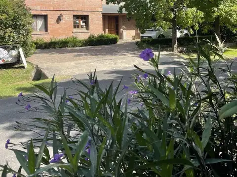 Casa en Venta en B° Los Berros I, Bella Vista