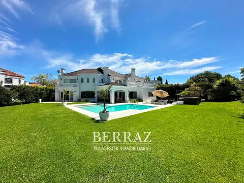 Casa venta 9 ambientes en Ayres del Pilar lote 1000 m2