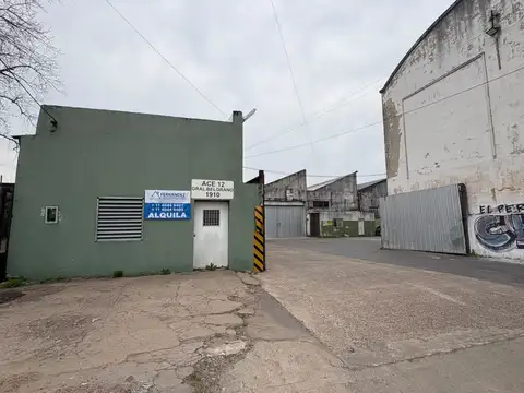 Galpón en alquiler de 700m2 con entrada por 2 calles en el Parque Industrial "ACE 12"