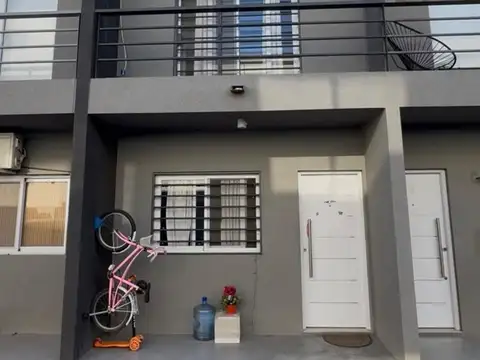 VENTA TRIPLEX - ADOLFO SOURDEAUX -3 AMB - PLAYROOM