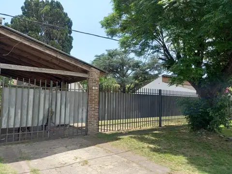 12 N 2965 e/ 502 y 503 Villa Castells