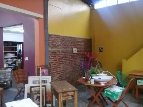 LOCALES - A LA CALLE - VALENTÍN ALSINA, GRAN BS. AS. SUR