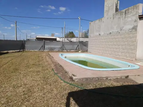 Casa 3 ambientes con 2 baños