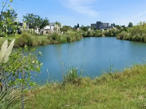 Terreno en Venta 30  mts Fondo