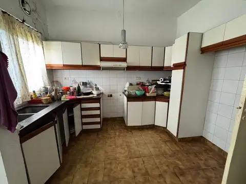 Casa con potencial en excelente ubicación