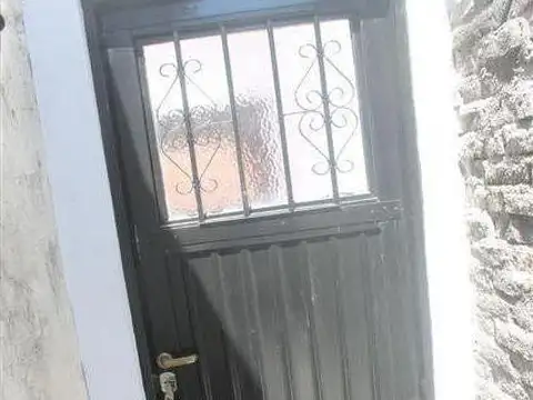 Gurruchaga  al 700, 50 metrso Bv. Rondeau, 3 dormit, 2 patios, terraza