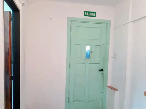 Oficina 5 ambientes con 1 baño