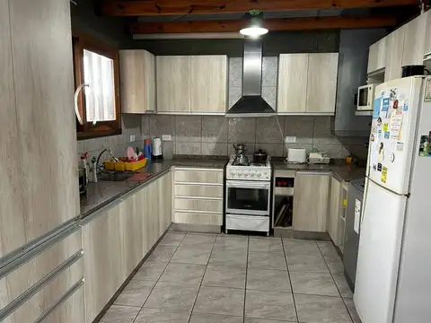 VENTA GALPON CON CASA 4 AMBIENTES EL GAUCHO