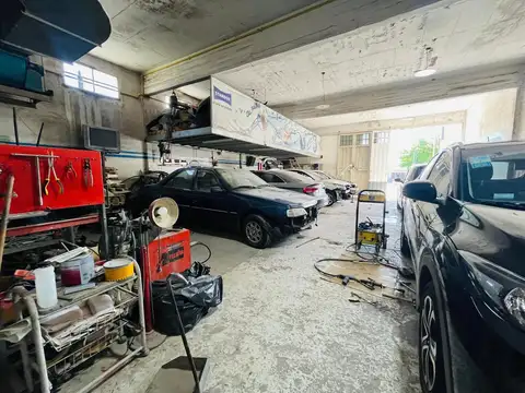 Galpón en venta en La Plata sobre Calle 38 [Cod: 00728]