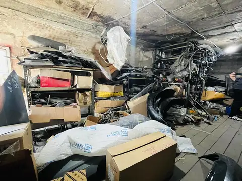 Galpón en venta en La Plata sobre Calle 38 [Cod: 00728]