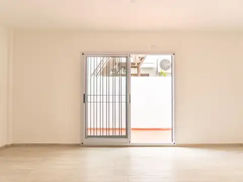 Depto Tipo Casa 4 ambientes con 2 baños