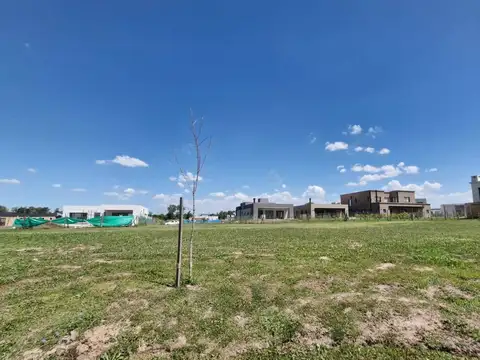 Oportunidad. Lote interno en venta. Santa Elisa. Pilar.