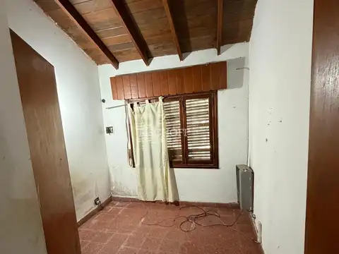 CASA EN PH DE 3 AMBIENTES A RECICLAR, TODOS LOS SERVICIOS