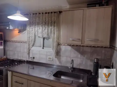 Orden e/ Trabajo y Avenida Hipólito Yrigoyen
