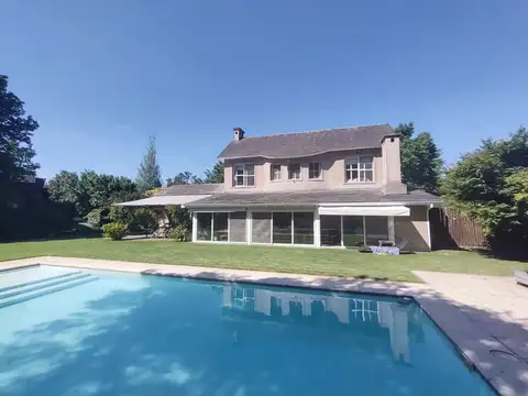 CASA EN VENTA EN LOS LAGARTOS