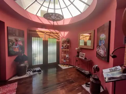 Casa en Venta con 5 cocheras