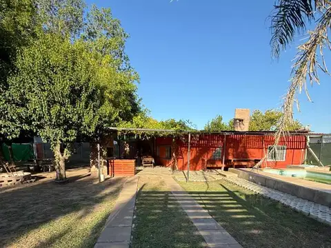 Casa en alquiler con 2 dormitorios y pileta 