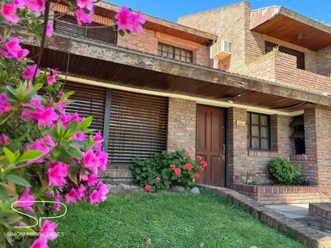 Hermoso Chalet de 4 ambientes. Excelente ubicación