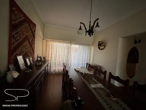 Casa 4 ambientes con 2 baños