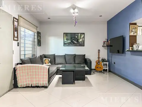 Casa 6 ambientes con 2 baños