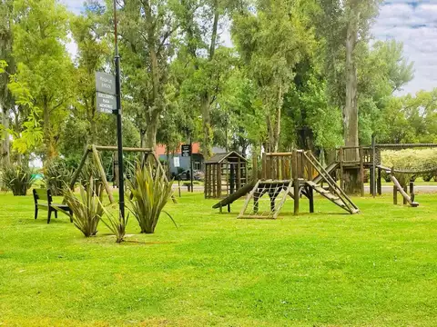 Casa en Venta en Francisco Alvarez, USD 240.000