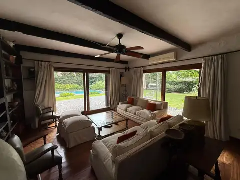 Casa en Venta con 1 cochera
